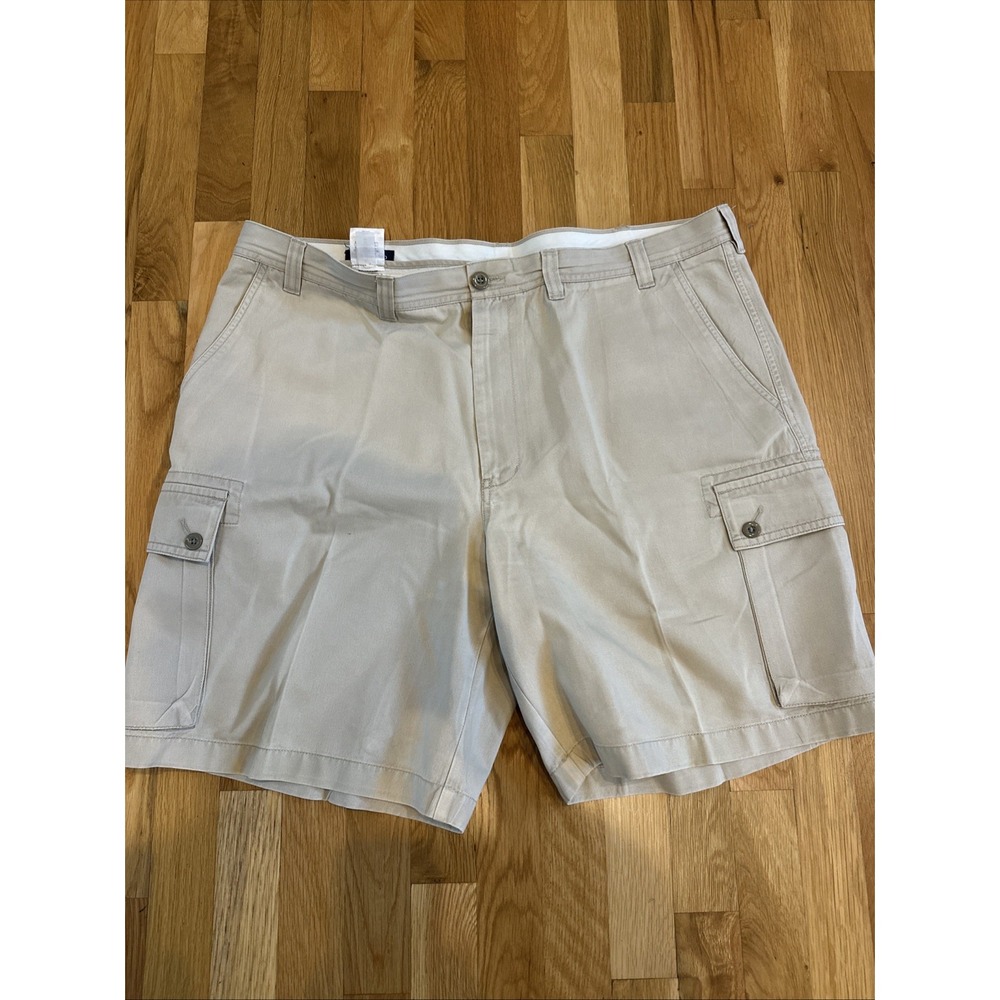 Lands' End Mens Beige Cargo Shorts CottonCasual Utility Pockets Size 42. Perfect